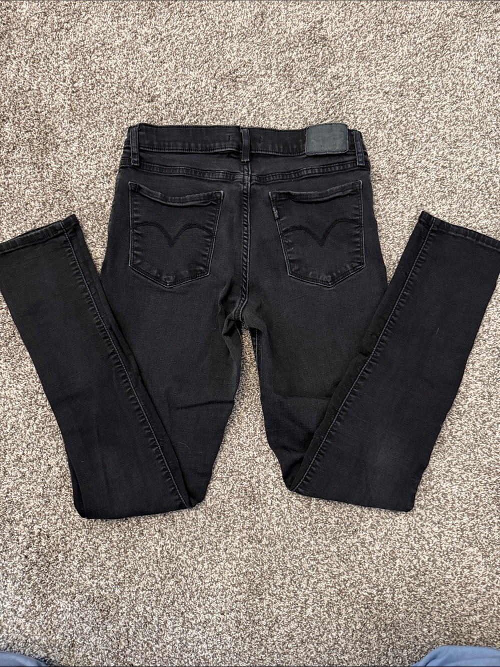 Levi's Women's Black Skinny Jeans - Classic Slim Fit - Picture 3 of 3